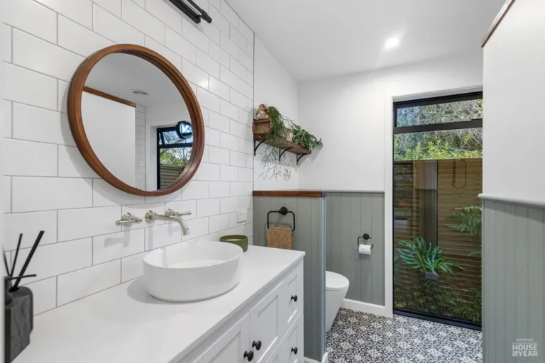 house-of-the-year-symphony-builders-hamilton-bathroom-with-toilet-with-mirror